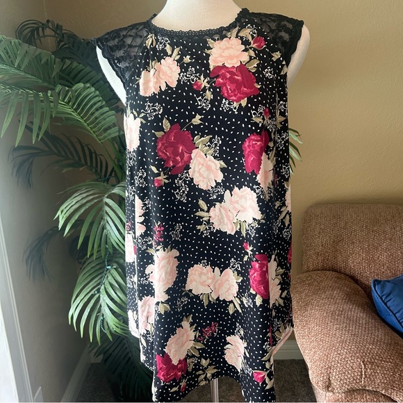 Torrid black floral sleeveless lace stretch top - Picture 9 of 9